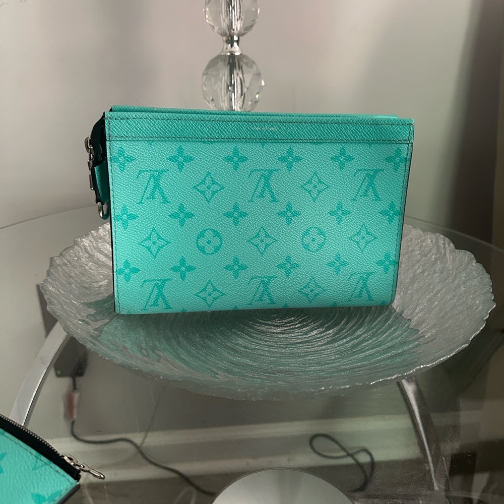 Louis Vuitton Monogram Clutch in Turquoise